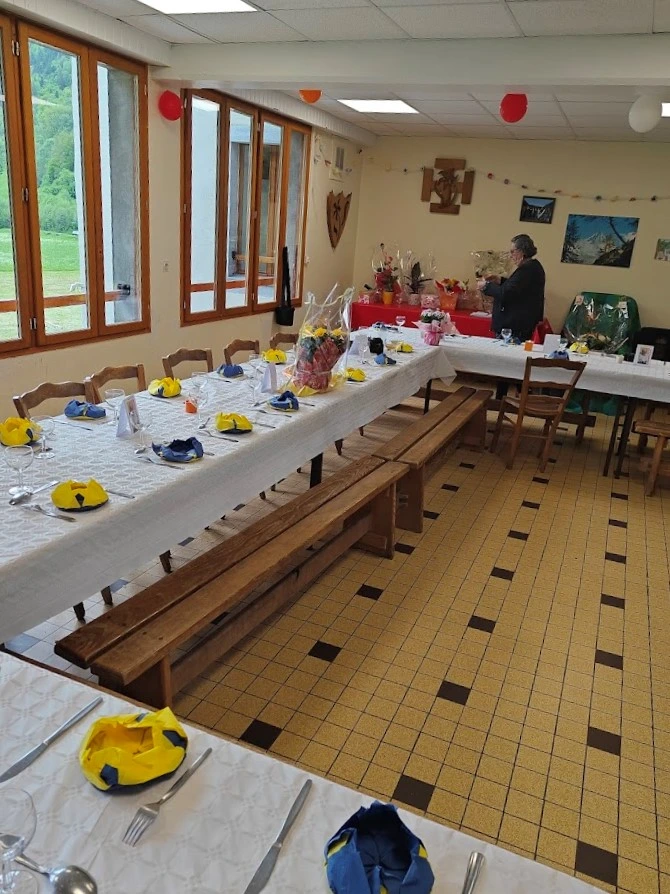 Grande salle à manger avec vue superbe