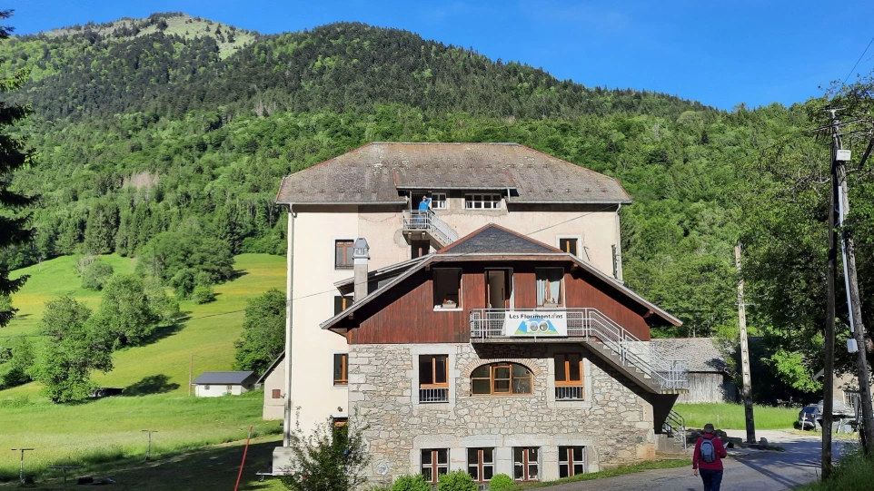 unsplash_Shms-ZuEeTY_chalet montagne.webp.jpg